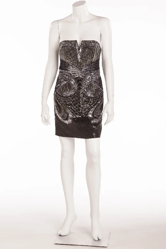 Roberto Cavalli - As Seen on Shakira - Brand New Black & Silver Embellished Mini Dress - IT 42 Classic Black Mini Dress Roberto Cavalli - As Seen on Shakira - Brand New Black & Silver Embellished Mini Dress - IT 42 Classic Black Mini Dress
