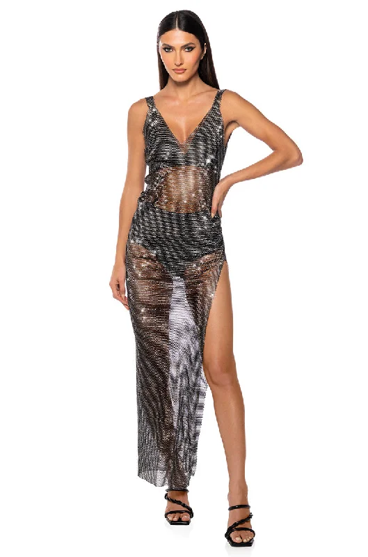 DIVA ENERGY V-NECK MAXI DRESS Classic Solid Maxi Dress