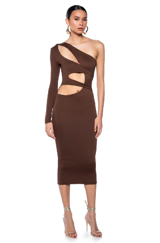 SHOW STOPPER CUT OUT MAXI DRESS Elegant Maxi Dress with Belt