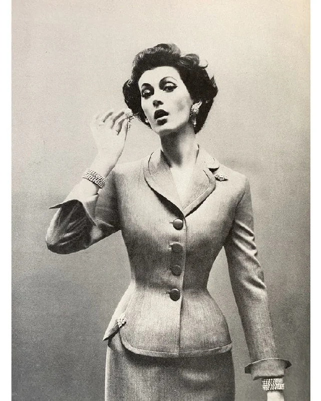 Ann- vintage 1950s suit with pencil skirt leather skirt bold